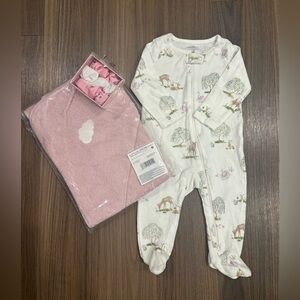 NEW Kylie Cosmetics Baby Bath Towel, Scrunchie Pack, and 9m Carter’s Onesie